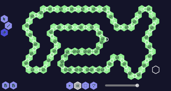 Screenshot d'un jeu vidéo 2d où l'on voit un plateau composé d'hexagones avec un chemin qui fait une boucle. il y a quelques boutons hexagonaux à droite et en bas de l'écran.