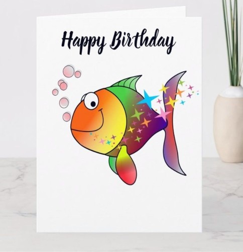 Carte d'anniversaire représentant un thon arc-en-ciel faisant des bulles sous les mots "Happy birthday"
