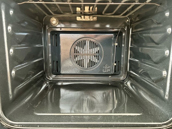 the extremely clean interior of my oven 